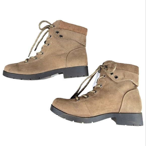 JC Penny St John's Bay Women's Yosemite Block Heel Lace Up Boots - Picture 3 of 14